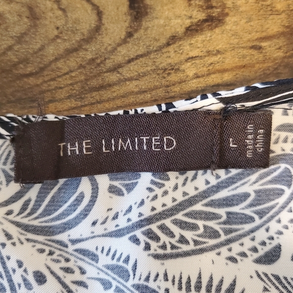 Black & White Paisley Sleeveless Top - Picture 5 of 7